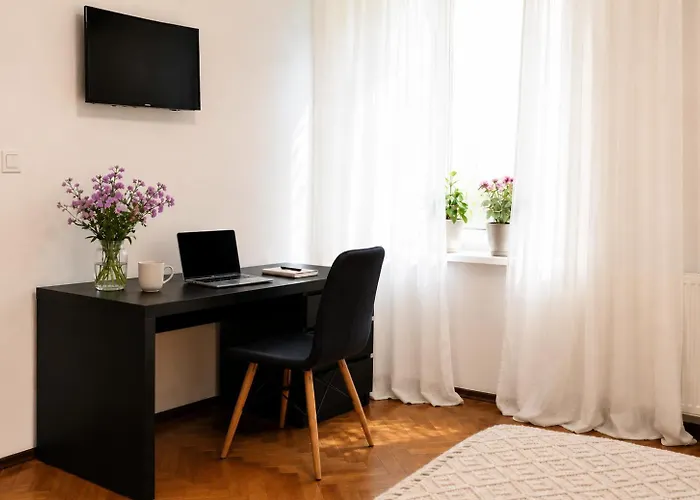 Madalina'S House - Cozy Central 2-Bedroom Apartment